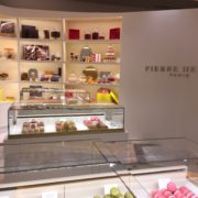 F&S a visité la nouvelle boutique Pierre Hermé à la Mamounia – un écrin qui fonctionne comme une ode gourmande