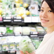 Au Japon pourtant branché tendances Food, on consomme les fruits et les légumes soigneusement astiqués, calibrés et présentés mais très loin du Bio