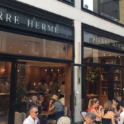 Les premières images de la pâtisserie Pierre Hermé à Beaupassage à Paris