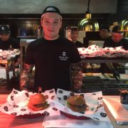 Black Star Burger – À la découverte du burger le plus puissant et juteux de Moscou !