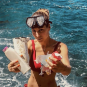 Plastique dans la mer Méditerranée, Laury Thilleman révoltée par le plastique en Méditerranée