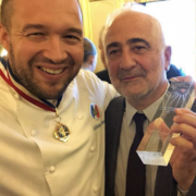 Brèves de Chefs – Guys Savoy honoré par Guillaume Gomez, Les 50 meilleurs bars au monde, Éric Ripert prépare déjà son Cayman Cookout…