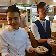 Vicky Cheng – le jeune chef impressionne Hong Kong avec sa table VEA