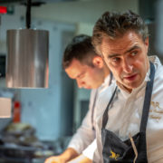 Jérôme Banctel – Suivez le chef dans les cuisines du restaurant Le Gabriel à Paris –