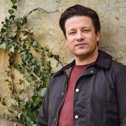 Jamie Oliver va emménager dans une demeure hantée – la presse anglaise tremble pour lui !