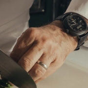 Daniel Boulud collectionne les montres, car pour lui elles sont des  » garde-temps, car elles vous connectent avec le passé « 