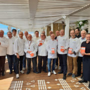 Les Maîtres Cuisiniers de France région Occitanie présentent le guide 2019 sur la plage Carré Mer