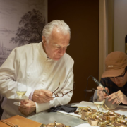 Il y a quelques jours, Alain Ducasse et Lawrence Ho fêtaient les 1 an de leur restaurant à Macao au Morpheus