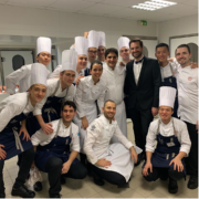 Scènes de Chefs – Maxime Laurenson ouvre à Lyon,  Kev Adams ouvre son restaurant aidé par Florent Boivin, Les chocolats A. Ducasse à la Canopée, La Bouitte Honoré par le Villégiature Awards 2019…