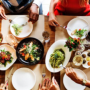 Selon une étude de LaFourchette, les Français – 58% – sont motivés pour retourner au restaurant, les restaurants ont hâte de rouvrir