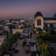 L’été s’installe au Peninsula Paris – Réouverture du Rooftop de l’Oiseau Blanc