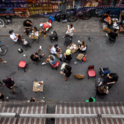 New York rouvre ses restaurants mais seulement en terrasse – Le 6 juillet prochain autorisation d’ouvrir les salles intérieures