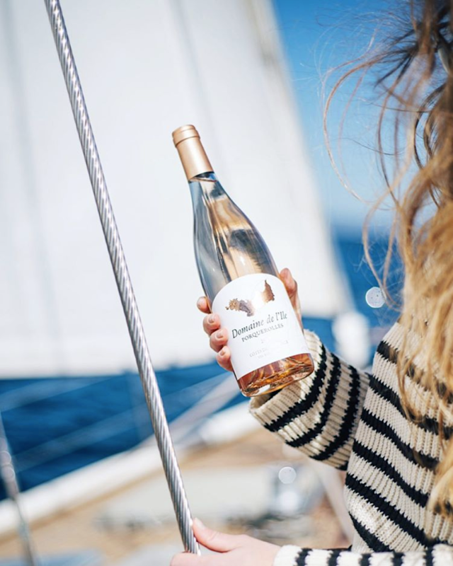 Chanel a produit sa première récolte de vin rosé de provence - Food & Sens