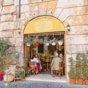 L’Italie rouvre ses restaurants à partir de demain – Service autorisé jusqu’à 18 heures et maximum 4 personnes par table