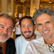 Brèves de Chefs – L’ex Top Chef Justine Piluso sort son premier livre, Vincent Crepel ouvre, Pierre Hermé au Pont de l’Alma, Christophe Adam « Dépôt Légal » à Gare de Lyon, au Meurice Cédric Grolet fait concourir les jeunes pâtissiers, Philippe Etchebest choisit Pierre Chomet ….