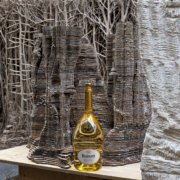 Ruinart et l’art – la Maison Ruinart dévoile Promenade(s) en Champagne sa réinterprétation artistique par Eva Jospin du 10 au 12 Mars au Carreau du Temple