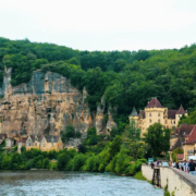 Dordogne – deux restaurants étoilés fermés définitivement en quelques semaines, mais l’espoir persiste de voir cette région subsister touristiquement grâce à de nouveaux projets