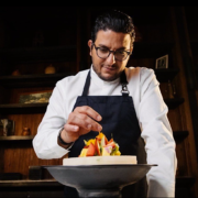 Marrakech – avec son Shirvan le chef Akrame propose une mosaïque d’identité culinaire sur la route de la soie au Mandarin Oriental