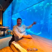 Le Breton Olivier Bellin dans son univers marin au restaurant Océan à Singapour