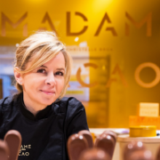 Madame Cacao … c’est la chef Christelle Brua – retrouvez-là dans sa première boutique rue du Cherche Midi à Paris