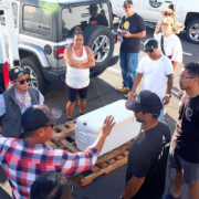 Hawaï – chefs cuisiniers et bénévoles viennent en aide aux populations touchées par les incendies