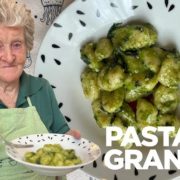 Un jour, des livres – Livres pour voyager autour du monde en cuisine – Cap sur l’Italie avec « Les secrets de la nonna » de Vicky Bennison, livre officiel de Pasta Grannies