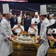 Les Marcon, une famille de gagnants – Paul, Jacques, Régis et les autres. La France remporte le BOCUSE D’OR pour la neuvième fois – Devant le Danemark et la Suède.