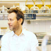 Le chef Mathieu Pacaud annonce la fin de sa collaboration avec Paris Society/Groupe Accor et promet une révolution à Apicius